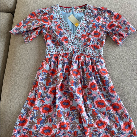 NWT BODEN V-Neck Contrast Detail Dress Blue w red Floral size 4 - Picture 2 of 3